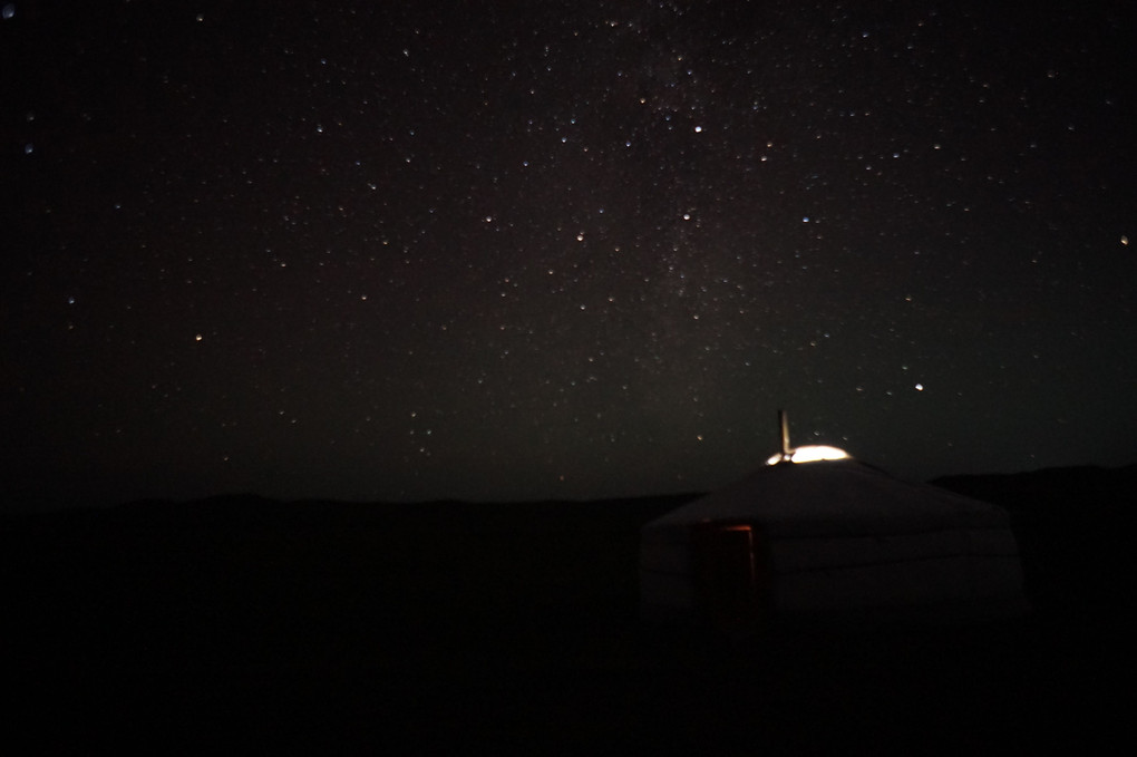 モンゴルの草原と星空