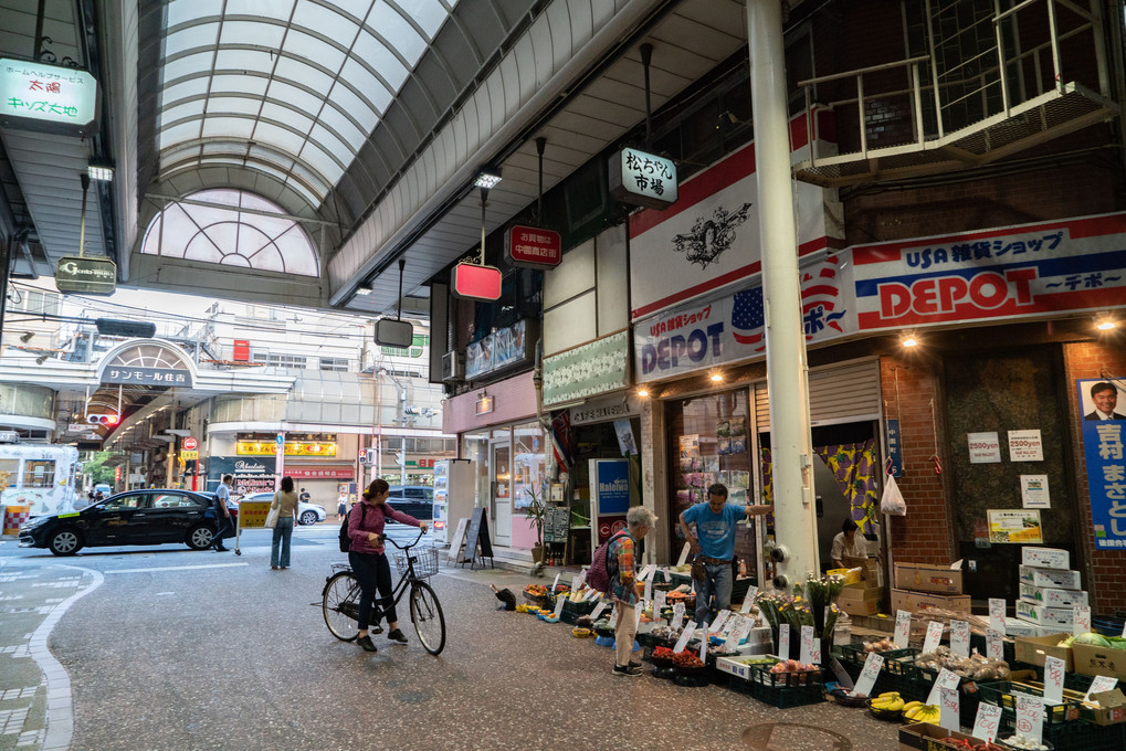 旅先の商店街