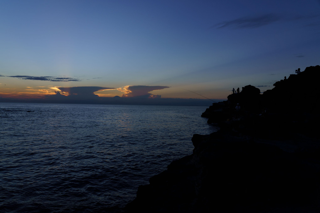 空と海と