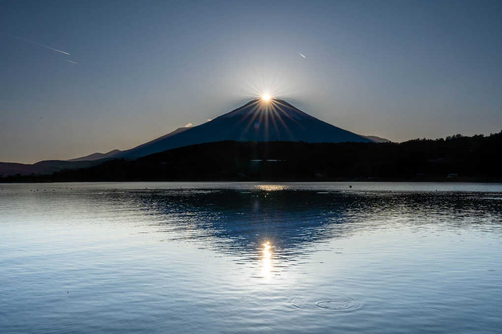 ダイヤモンド富士（山中湖）