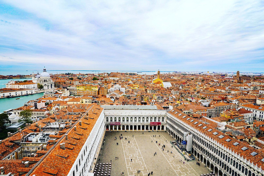 サンマルコ広場 鐘楼からのヴェネチアの美しい景観
