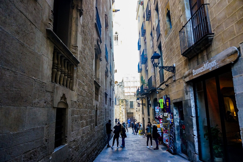 Barcelona  石畳の路地