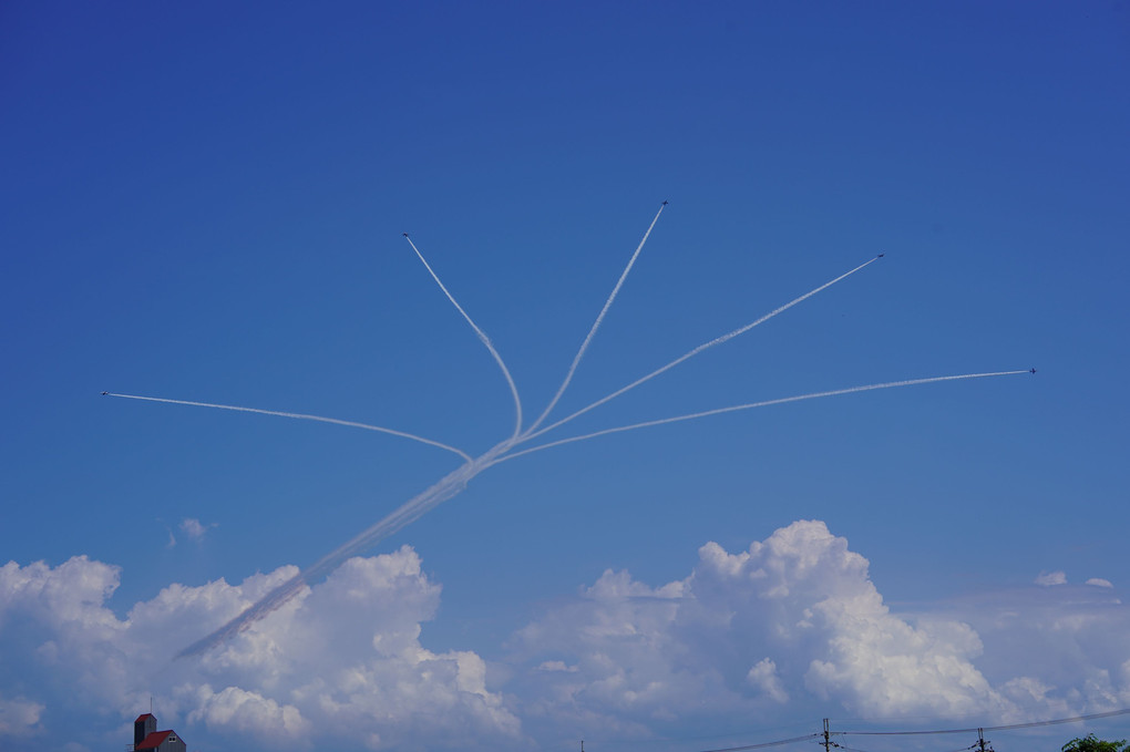 ブルーインパルス　滋賀県高島市で展示飛行