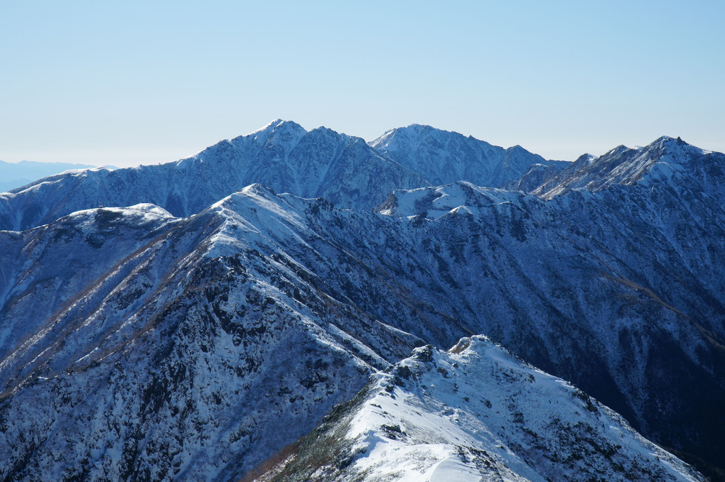 初冬の中央アルプスの稜線