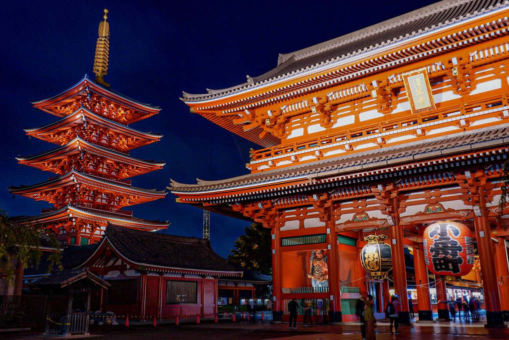 夜の浅草寺