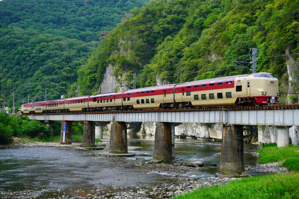伯備線井倉峡の人気列車