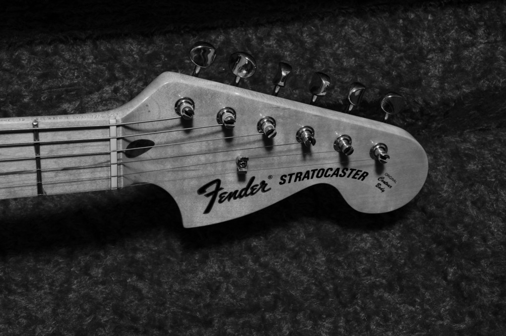 １９〇〇年model Fender Stratocaster
