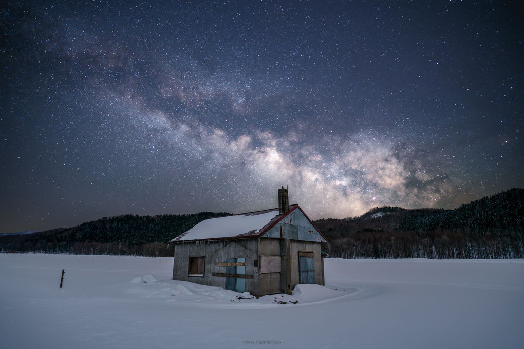 雪原の星小屋