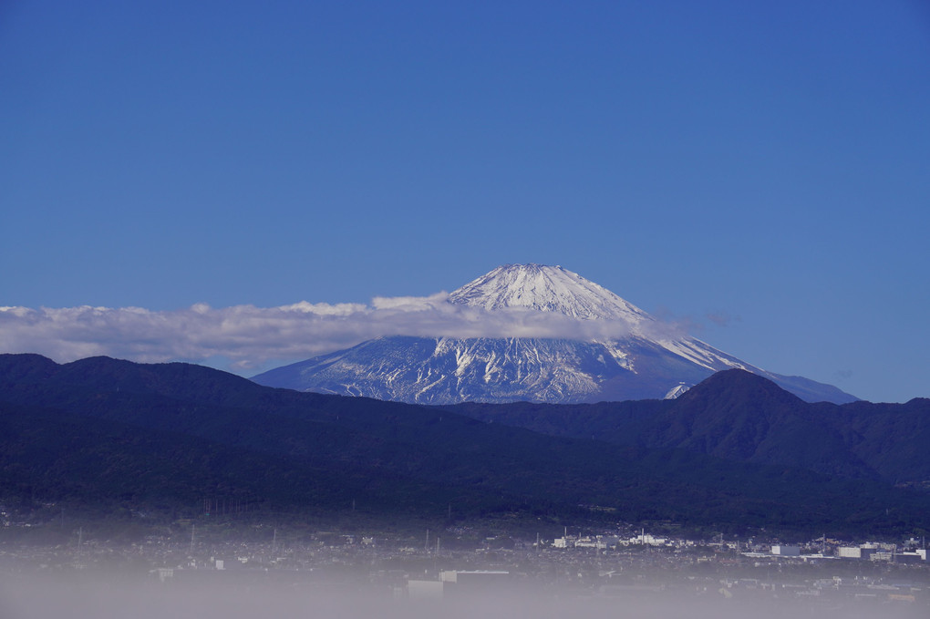 薄化粧した美しい富士のお山