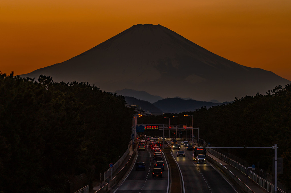 富士山へ続く道