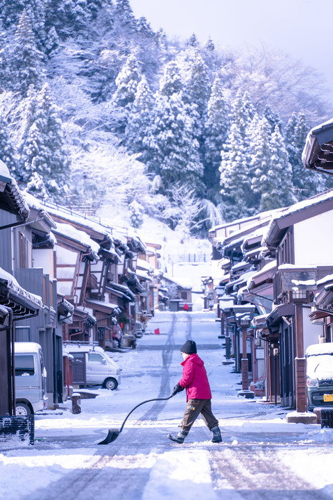 冬の八尾の「雪流し」