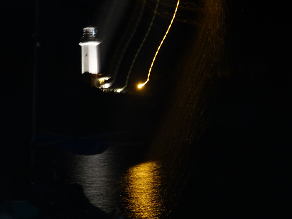夜の灯台