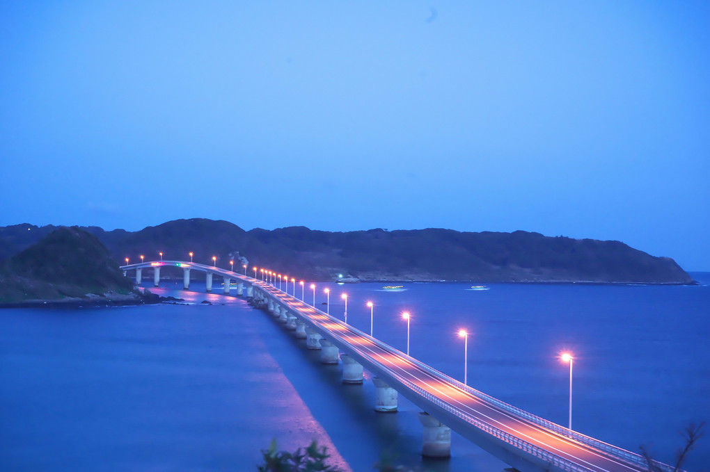 夜明けの角島大橋