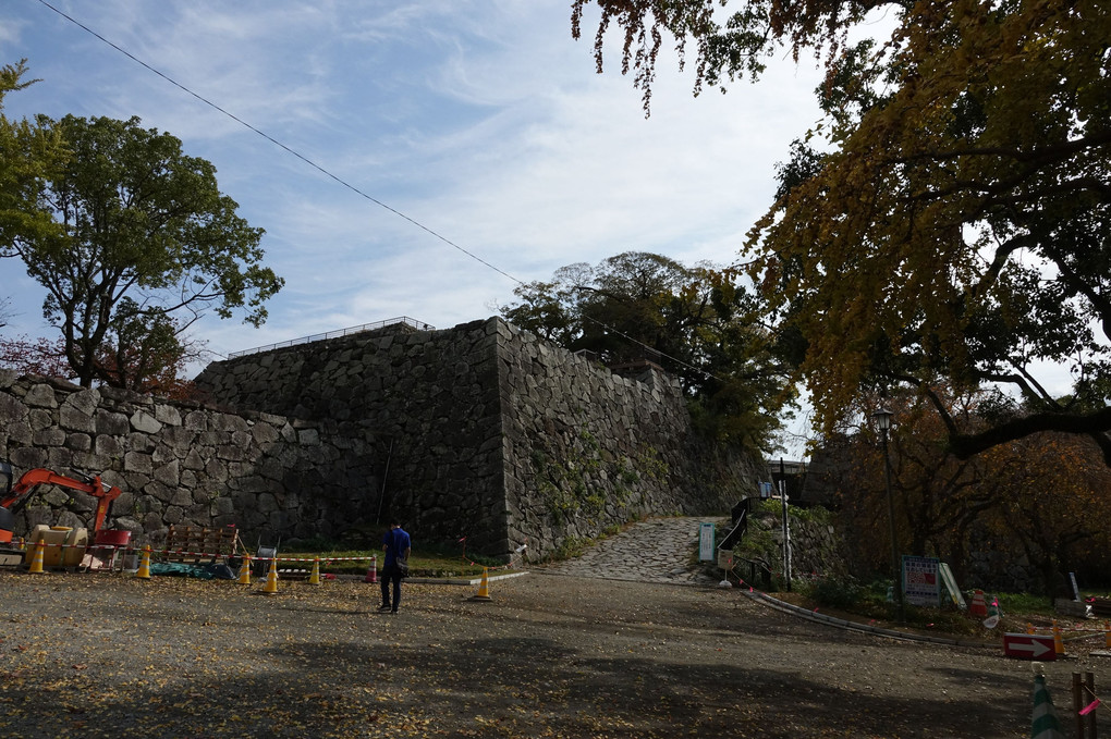 福岡城を歩く