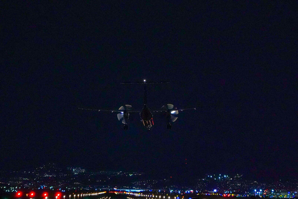 夜の着陸機
