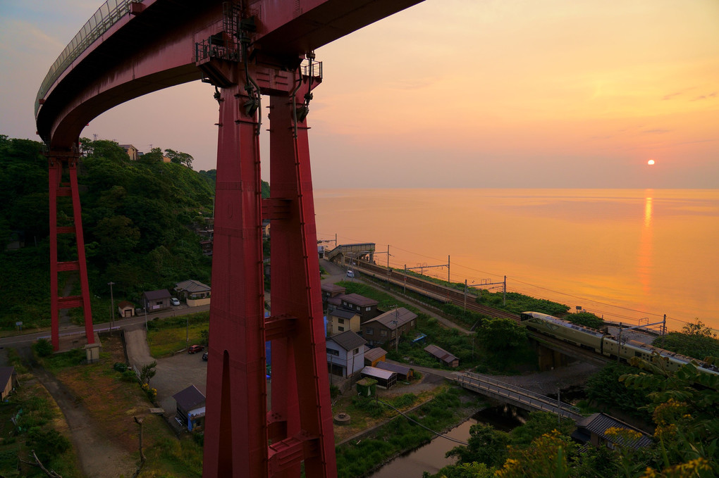 TRAIN SUITE 四季島