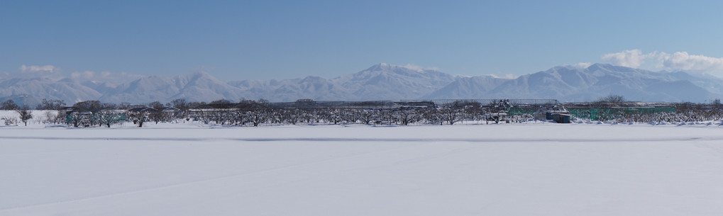 冬の水色の空