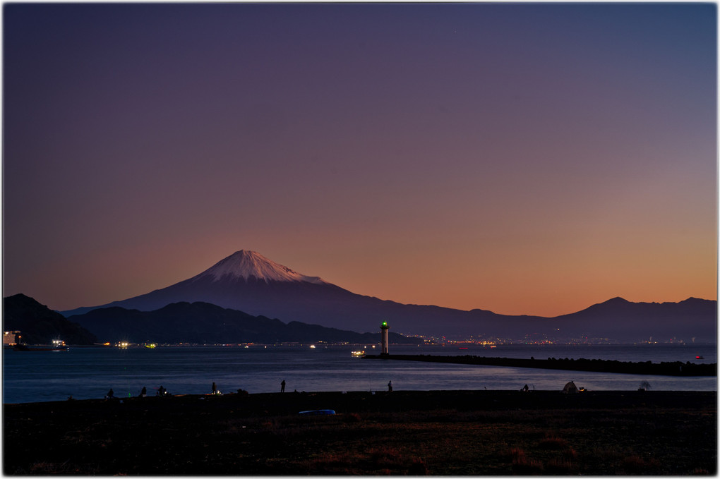 朝　明ける