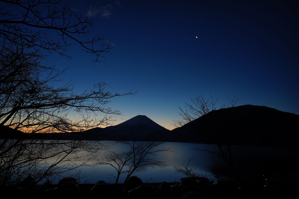 聖地 夜明け前