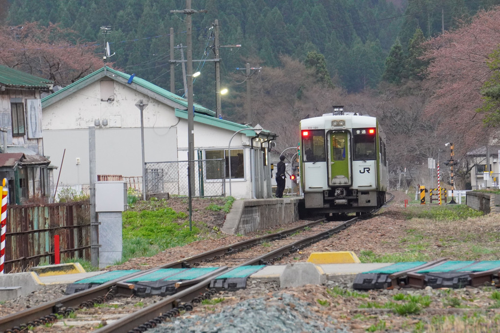 早朝の駅