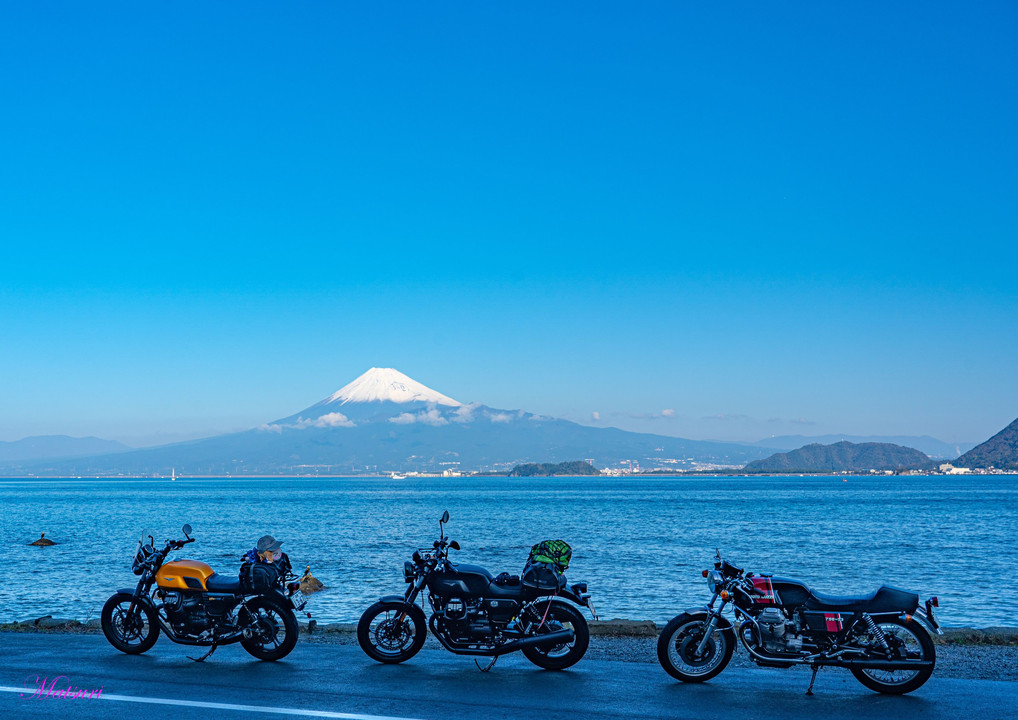富士山とモトグッチ