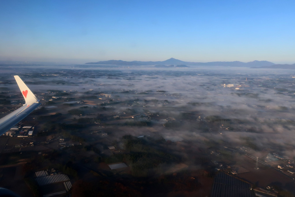 筑波山と関東平野の雲海的な情景