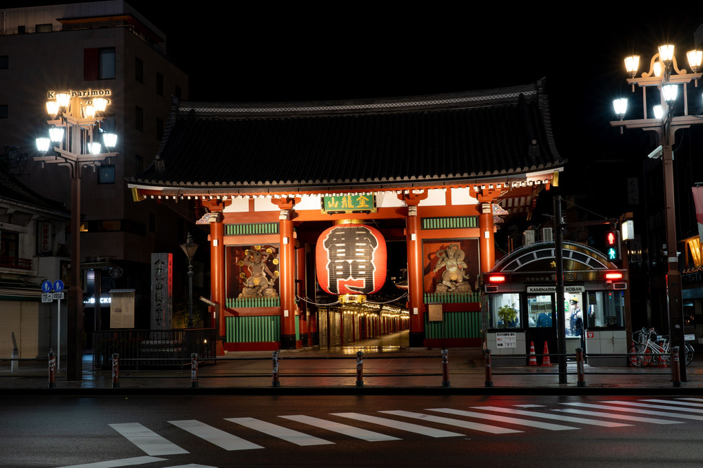 夜中の浅草寺