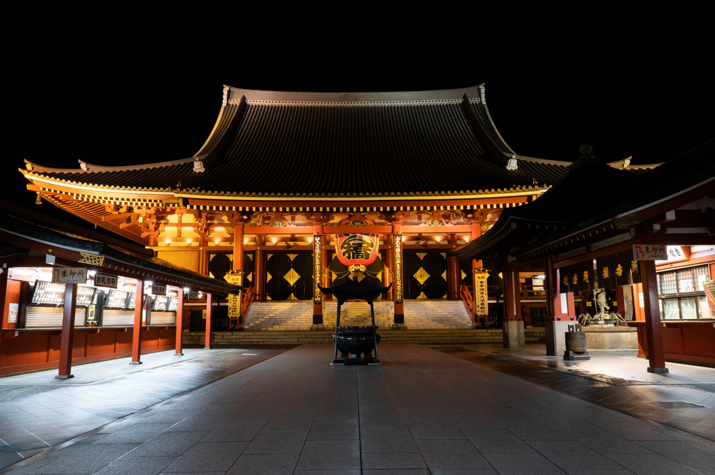 夜中の浅草寺