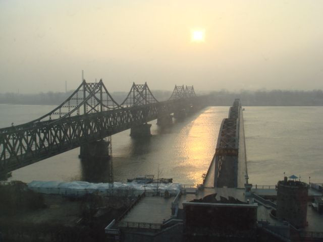 北朝鮮に架かる橋
