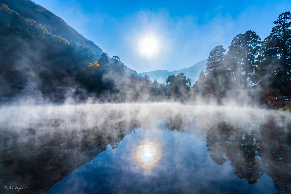 朝霧の金鱗湖（2）