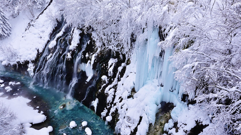 白髭の氷瀑