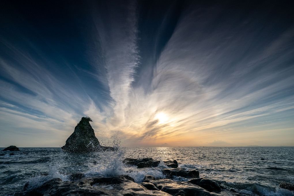 夕日と海