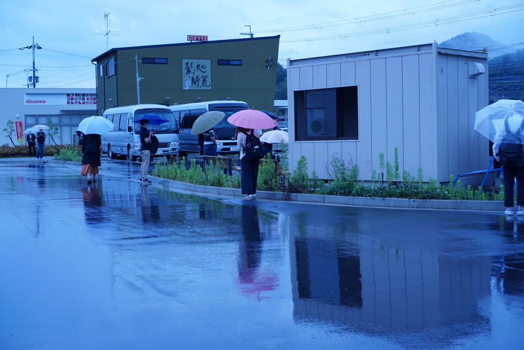 雨傘はピンク