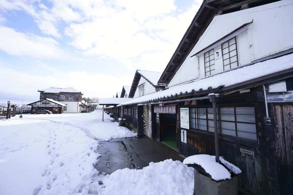 冬の山居倉庫