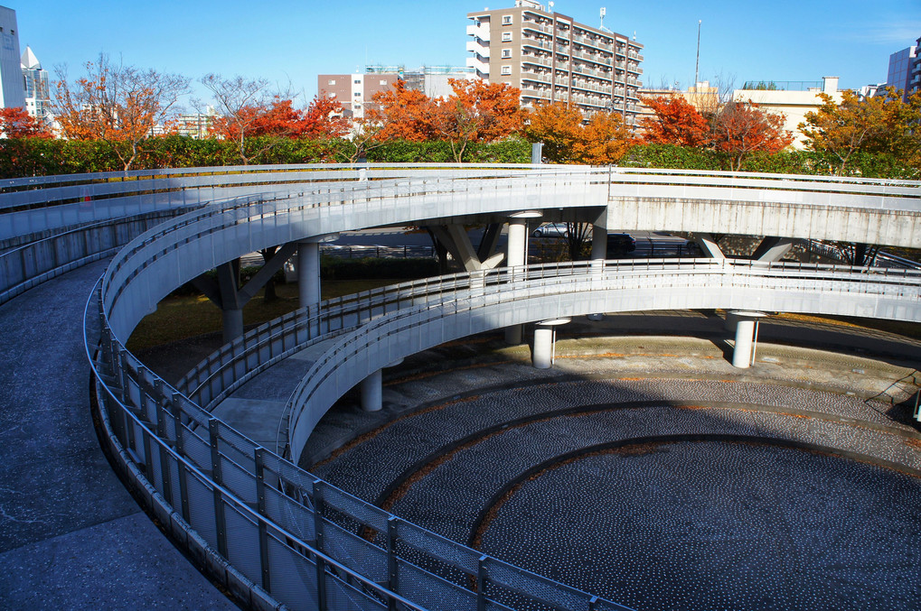 りゅーとぴあ空中庭園の紅葉