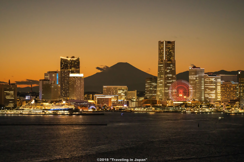 ベイブリッジからの横浜港