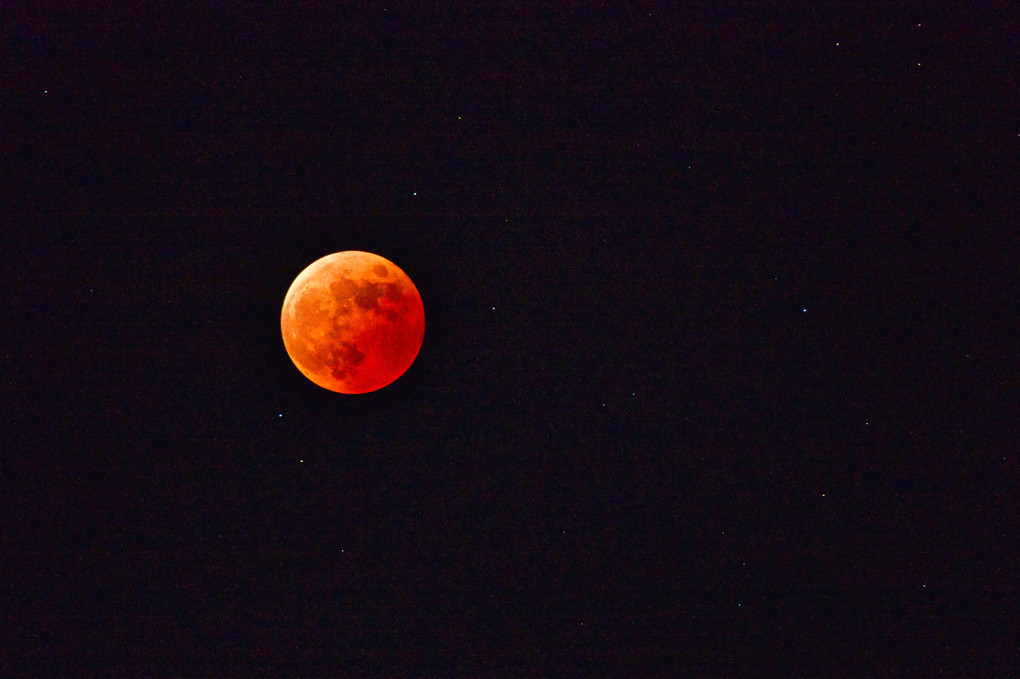 赤い満月
