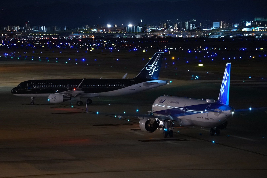 福岡空港で撮る夜景×飛行機