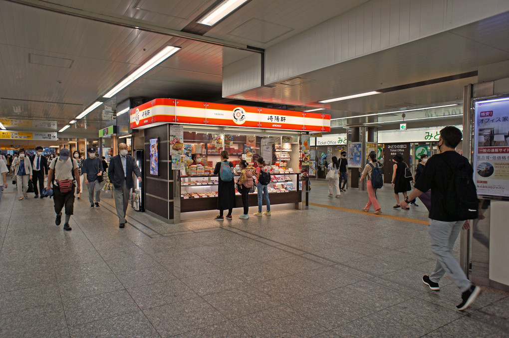 横浜駅通路