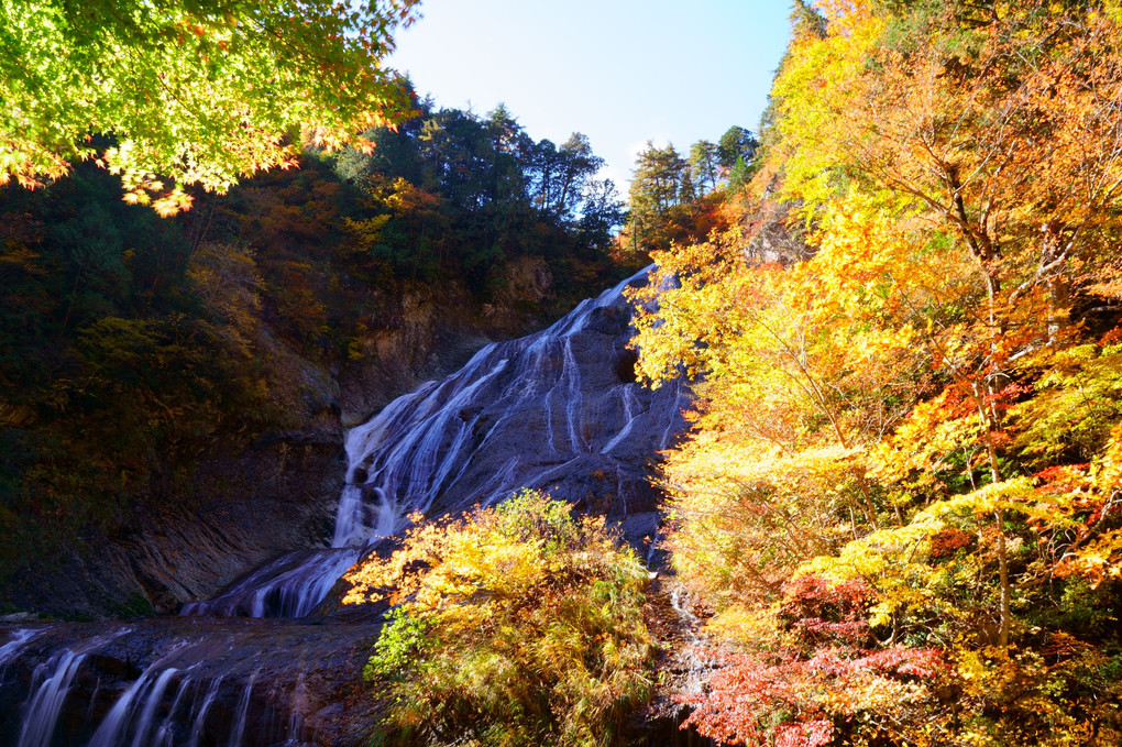 秋深まる姥ヶ滝