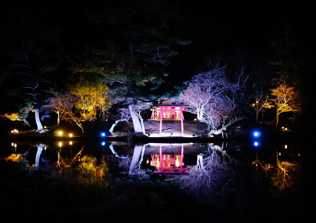 奈良東大寺 鏡池の厳島神社