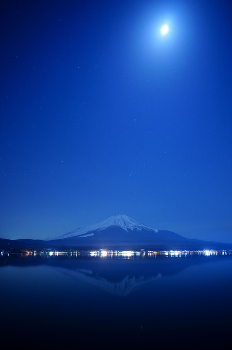 真夜中の逆さ富士