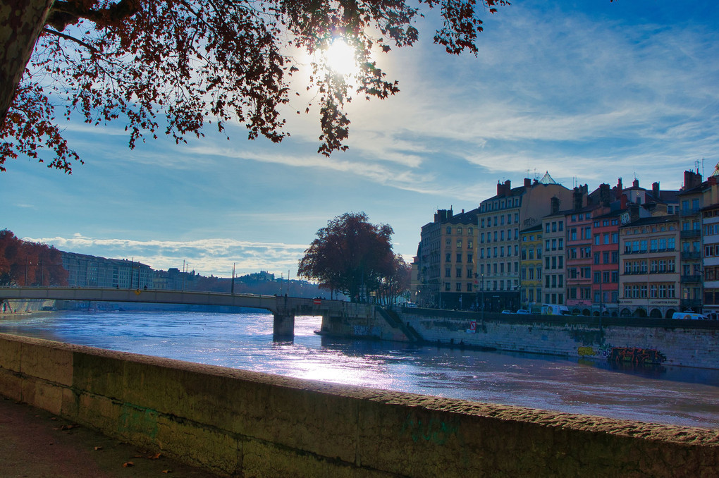 Lyon ソーヌ川から旧市街を望む