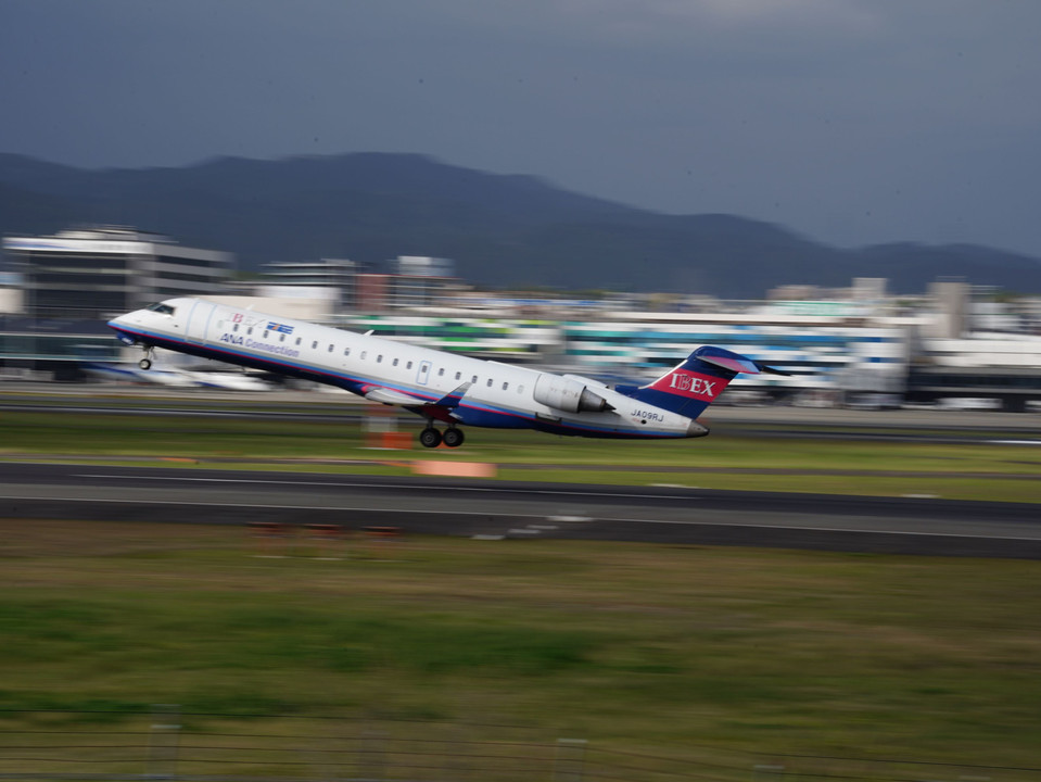 伊丹空港　鬼滅の刀と初めての流し撮り‼️