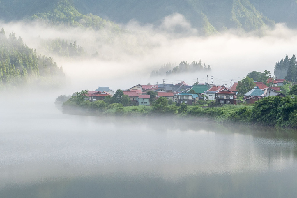 夏の只見線～その18～霧に包まれた村へ #カレンダー2024