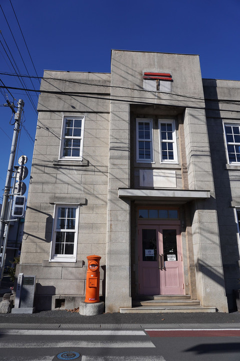 旧真壁郵便局～現役の赤いポスト