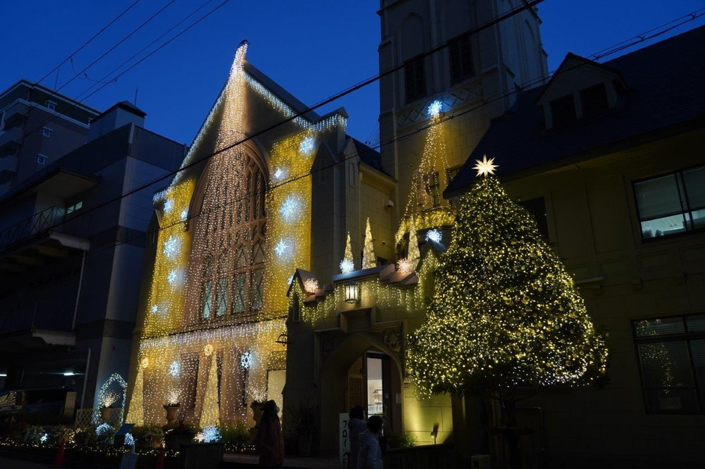 教会カフェのクリスマスイルミネーション（神戸）