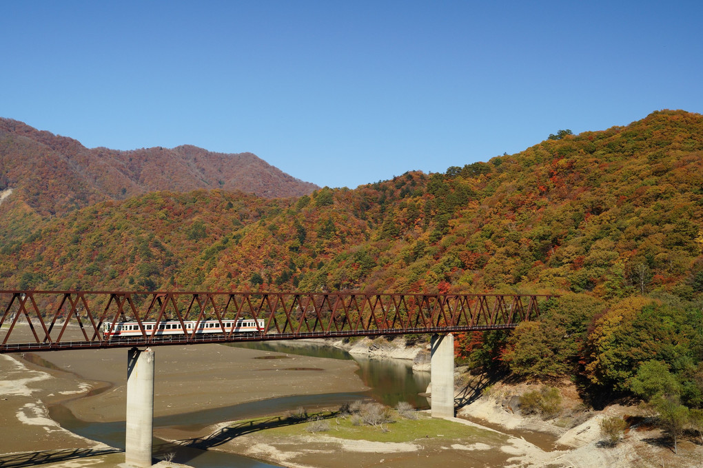 錦秋の橋梁