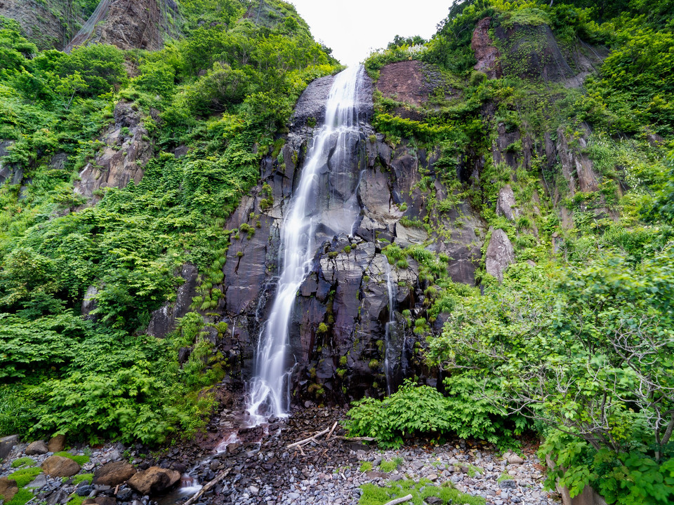 日本海へ流れる滝