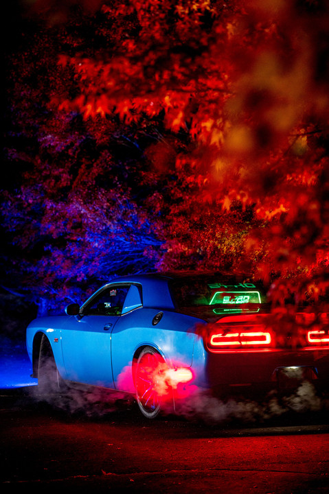 Dodge Challenger×紅葉